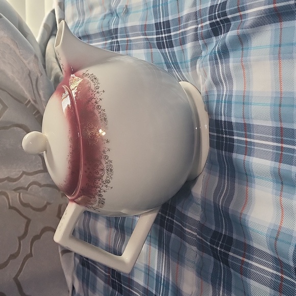 Vintage Warranted 22k gold large teapot home decor decoration unique handle - Picture 7 of 8